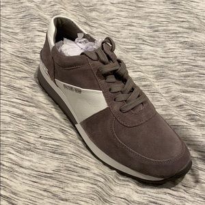 Micheal Micheal Kors women size 10 gray sneakers